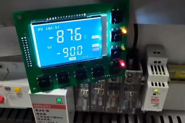 高低溫控溫系統單機自復疊技術實現-90℃低溫測試演示