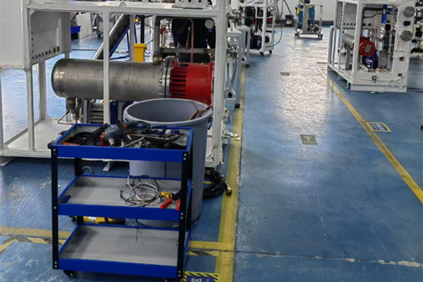 廠(chǎng)家選擇低溫冷凍機(jī)時(shí)不能過(guò)于注重外形！