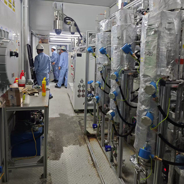 一拖二防爆高低溫控溫系統(tǒng)設(shè)備實拍圖3